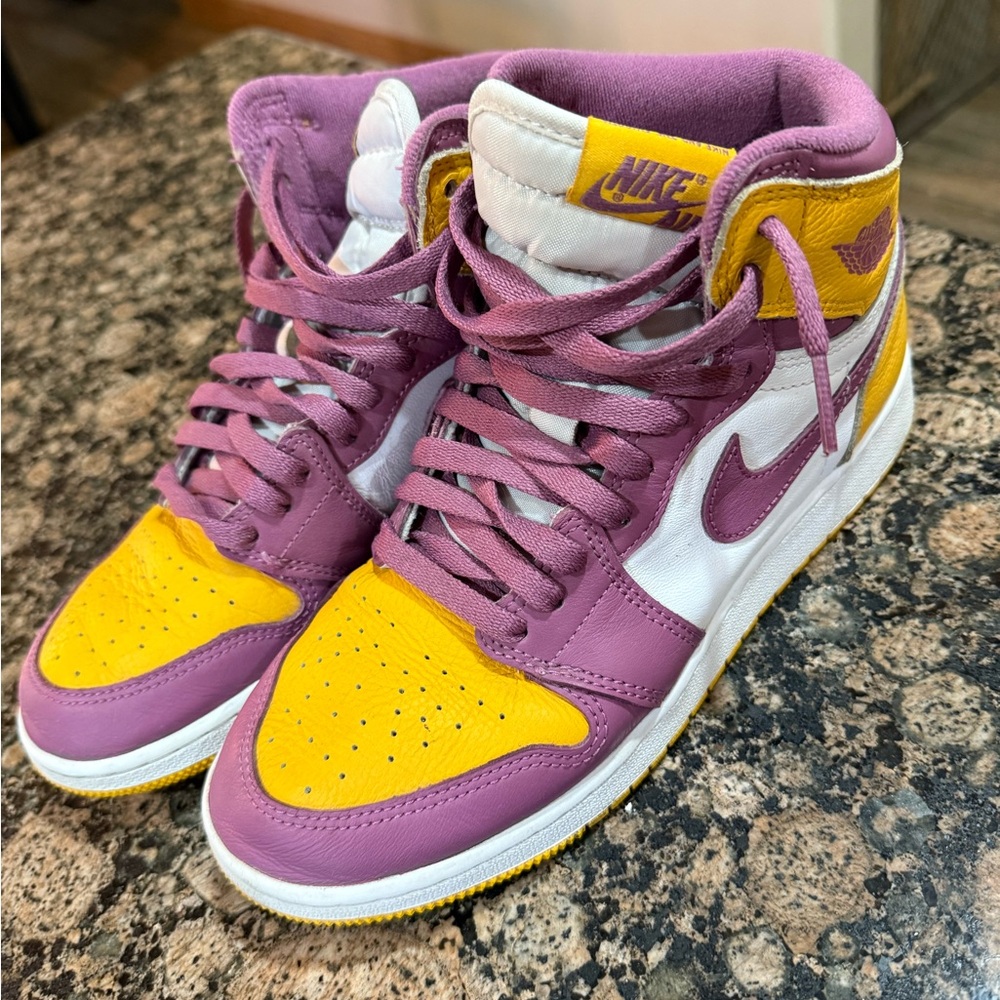 JORDAN 1 RETRO HIGH OG 'BROTHERHOOD' SZ 6.5 youth, used